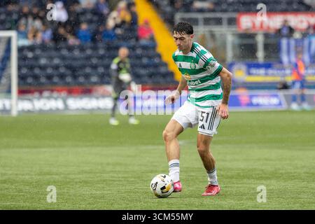 Kilmarnock, Großbritannien. Kilmarnock, Großbritannien. September 2025. Kilmarnock FC spielte Celtic FC im Rugby Park, Kilmarnock, Ayrshire, Schottland in einem William Hill Premiership Spiel. Das Finale war Kilmarnock 1:2 Celtic. Corby Donovan (C51) läuft mit dem Ball. Quelle: Findlay/Alamy Live News Stockfoto