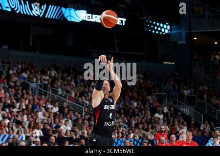 Riga, Lettland. September 2025. Basketball: Europameisterschaft, Deutschland - Türkei, K.-o.-Runde, Finale, Andreas Obst (Deutschland) schießt den Ball. Quelle: Matthias Stickel/dpa/Alamy Live News Stockfoto