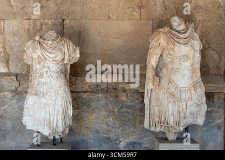 Antike Skulpturen, die die Illiade und Odyssee in der Agora von Athen, Griechenland, verkörpern Stockfoto