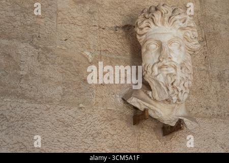 Kopf eines titanen aus dem odeon von agrippa, altgriechisch, Athen, Griechenland Stockfoto