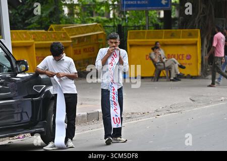 Neu-Delhi, Indien. September 2025. NEW DELHI, INDIEN - 14. SEPTEMBER: Plakate auf der Mauer der Demokratie des Campus während des Wahlkampfes für die DUSU-Wahl am 14. September 2025 in Neu-Delhi, Indien. (Foto: Sanjeev Verma/Hindustan Times/SIPA USA) Credit: SIPA USA/Alamy Live News Stockfoto