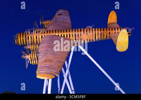 On Freedom's Wings ist eine Skulptur von Lancaster Bomber in Norton Disney in Lincolnshire, die vom Bomber County Gateway Trust geschaffen wurde Stockfoto