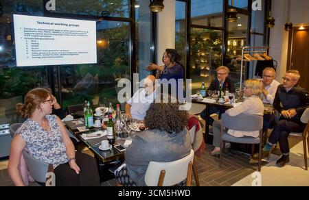 Paris, Frankreich, Group People, IAS Meeting, WHO launcht Prep Implementation Tool, WOMAN Speaking Stockfoto