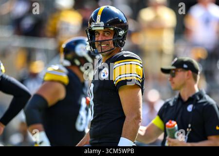 Pittsburgh, Pennsylvania, USA. September 2025. Pittsburgh Steelers Quarterback AARON RODGERS (8) während der Aufwärmphase vor dem NFL-Football-Spiel zwischen den Pittsburgh Steelers und den Seattle Seahawks in Pittsburgh, Pennsylvania. (Kreditbild: © Brent Gudenschwager/ZUMA Press Wire) NUR REDAKTIONELLE VERWENDUNG! Nicht für kommerzielle ZWECKE! Quelle: ZUMA Press, Inc./Alamy Live News Stockfoto