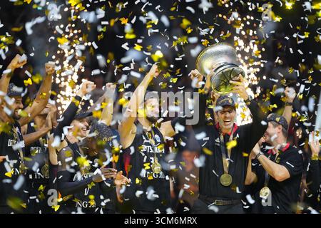 Riga, Lettland. September 2025. Das Team Deutschland feiert den Sieg des Finalspiels der FIBA EuroBasket 2025 zwischen Deutschland und T¨¹rkiye in Riga, Lettland, am 14. September 2025. Quelle: Edijs Palens/Xinhua/Alamy Live News Stockfoto