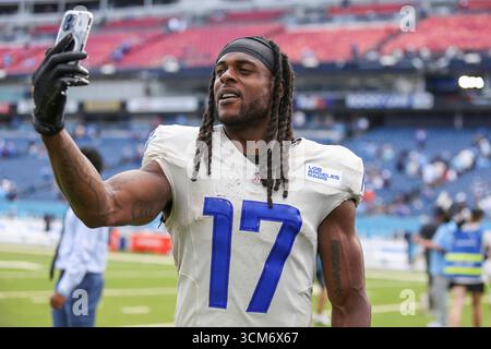 Nashville, USA. September 2025. Davante Adams (17) nach dem Sieg 33-19 gegen die Tennessee Titans im Nissan Stadium in Nashville, Tennessee am 14. September 2025. (Foto: Kindell Buchanan/SIPA USA) Credit: SIPA USA/Alamy Live News Stockfoto
