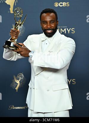 Los Angeles, USA. September 2025. Tramell Tillman im Pressesaal der 77. Primetime Emmy Awards, die am 14. September 2025 im Peacock Theater in Los Angeles stattfanden. © Starbuck/ Credit: AFF/Alamy Live News Stockfoto