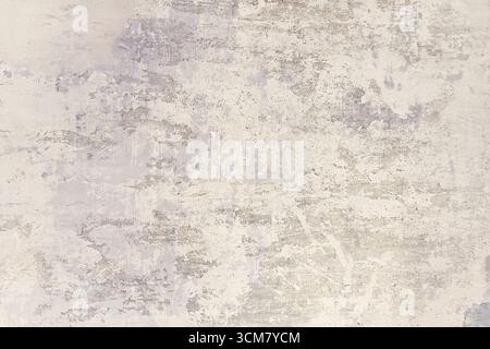 Der Hintergrund einer alten, verwitterten Wand mit rauem Putz. Die Oberfläche zeigt Spuren von Muster und Verschleiß, was einen rustikalen und Vintage-Look schafft. Stockfoto