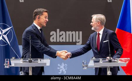 Gemeinsame Pressekonferenz mit NATO-Generalsekretär Mark Rutte und dem tschechischen Premierminister Petr Fiala Stockfoto