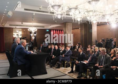 Green Park, London, Großbritannien. September 2025. Pressekonferenz der Reformpartei Großbritannien. Der konservative Abgeordnete Danny Kruger ist der erste sitzende konservative Abgeordnete, der sich zur britischen Reformpartei übergibt. Quelle: Matthew Chattle/Alamy Live News Stockfoto