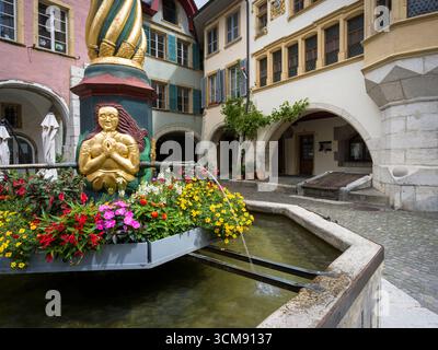 Vennerbrunnen Brunnen in der Altstadt von Bienne, Kanton Bern, Schweiz Stockfoto