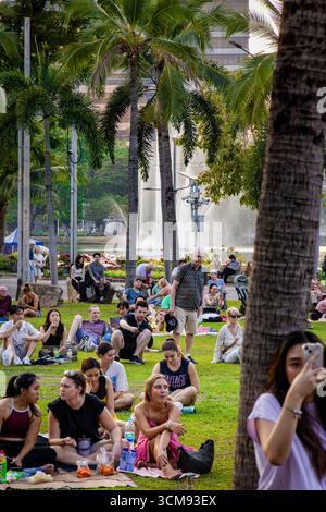 Publikum besucht Open-Air-Symphoniekonzert, Lumphini Park, Bangkok, Thailand Stockfoto