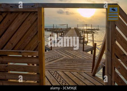 Balneario, Holzsteg, Punta Brava, Sonnenaufgang, El Carmoli, Mar Menor, autonome Region Murcia, Spanien, Stockfoto