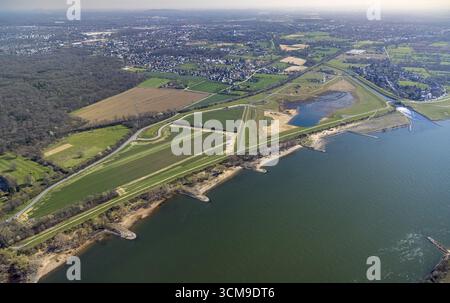 Luftaufnahme, Baustelle des Rheindeiches, neue und alte Emscher-Mündung, Fallstruktur Emscher-Mündung, Emscher-Brücke Hagelstraße, Rheinaue Walsum, Stockfoto