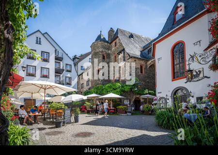 Marktplatz in Beilstein an der Mosel in Rheinland-Pfalz, einer malerischen Stadt, die als Dornröschen der Mosel oder Miniatur-Rothenburg bekannt ist Stockfoto