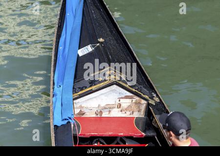 Venedig, Italien - 3. September 2025: Gondelfahrt in Venedig während des 82. Internationalen Filmfestivals von Venedig Stockfoto