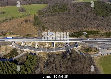 Autobahnbrücke Talbrücke Raelsbach der A45 Sauerlandlinie, Baustelle und Neubau neben der Sprengbrücke, Rinsdorf, Stockfoto
