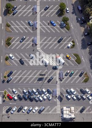 Luftaufnahme, Kaufland Supermarkt (ehemals Real) Parkplatz, Heessen, Hamm, Ruhrgebiet, Nordrhein-Westfalen, Deutschland, DEUTSCHLAND, Shopping, Shopping Märkte Stockfoto