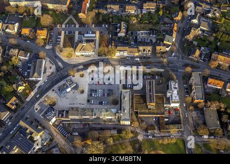 Luftansicht, Rathaus Heessen an der Amtsstraße und Neugestaltung des Heesser Marktes im Landkreis Heessen in Hamm, Ruhrgebiet, Nordrhein-Westfalen, GE Stockfoto