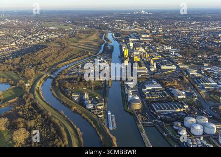 Blick aus der Vogelperspektive, Hafen mit Datteln-Hamm-Kanal und Broekelmann-Ölmühle im Zentrum von Hamm, Ruhrgebiet, Nordrhein-Westfalen, Deutschland, Broekelmann und¿½ Stockfoto