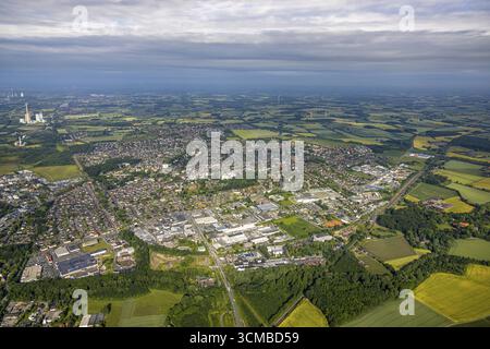 Luftansicht, Industriegebiet Roemerstraße und alte Kolonialarbeitersiedlung, Blick auf Bockum-Hoevel mit Fernsicht, Bockum-Hoevel, Hamm, Ruhrgebiet Stockfoto