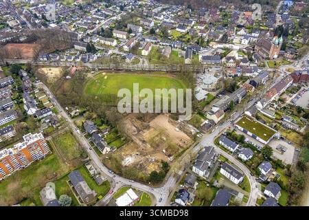 Luftaufnahme, Sportplatz Dorstener Straße und Baustelle für Wohnungen und Supermarkt auf dem Gelände der ehemaligen Willy-Brandt-Schule und AWO Day Stockfoto