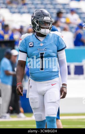 Nashville, USA. September 2025. Tennessee Titans Quarterback Cam Ward (1) während der Aufwärmphase vor dem Spiel gegen die Los Angeles Rams im Nissan Stadium in Nashville, Tennessee am 14. September 2025. (Foto: Kindell Buchanan/SIPA USA) Credit: SIPA USA/Alamy Live News Stockfoto