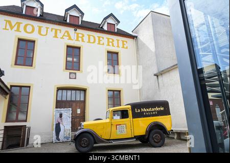 FRANKREICH, Burgund, Beaune, Senfmacher Moutarderie Fallot / FRANKREICH, Burgund, Beaune, Senfmacher Moutarderie Fallot Stockfoto