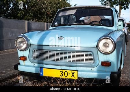 Blue trabant Oldtimerwagen in Watervliet Sint Laureins, Ostflandern, Belgien 6. SEP 2025 Stockfoto