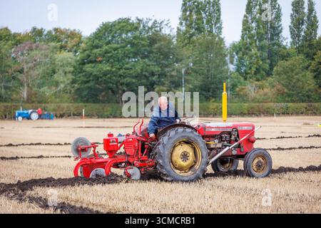Die Makerfield Pfluggesellschaft veranstaltete ein Pflugspiel in der Moss Side Farm, Manchester Road, Rixton, Warrington, Cheshire, Stockfoto