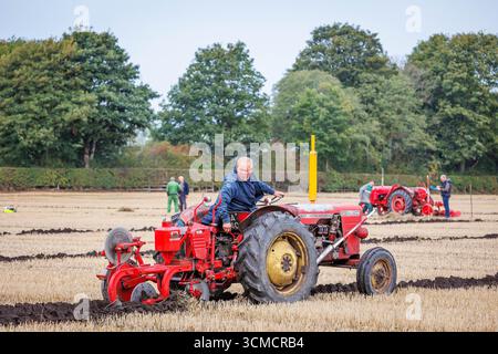 Die Makerfield Pfluggesellschaft veranstaltete ein Pflugspiel in der Moss Side Farm, Manchester Road, Rixton, Warrington, Cheshire, Stockfoto