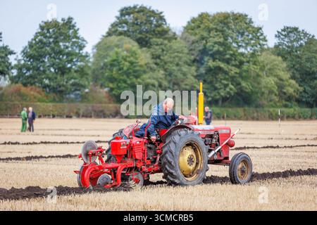 Die Makerfield Pfluggesellschaft veranstaltete ein Pflugspiel in der Moss Side Farm, Manchester Road, Rixton, Warrington, Cheshire, Stockfoto