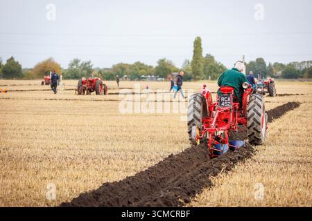 Die Makerfield Pfluggesellschaft veranstaltete ein Pflugspiel in der Moss Side Farm, Manchester Road, Rixton, Warrington, Cheshire, Stockfoto