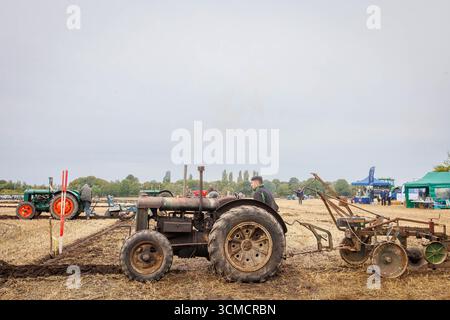 Die Makerfield Pfluggesellschaft veranstaltete ein Pflugspiel in der Moss Side Farm, Manchester Road, Rixton, Warrington, Cheshire, Stockfoto