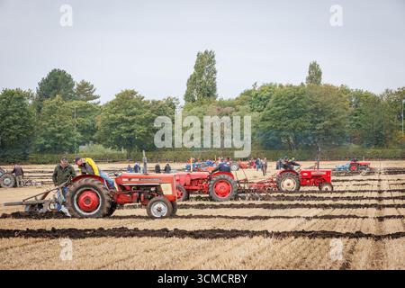 Die Makerfield Pfluggesellschaft veranstaltete ein Pflugspiel in der Moss Side Farm, Manchester Road, Rixton, Warrington, Cheshire, Stockfoto