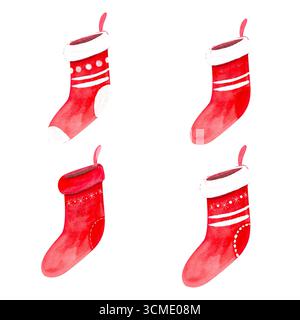 Vier rote Weihnachtsstrümpfe mit weißen Manschetten und dekorativen Mustern Aquarell Illustration Set isoliert auf weiß. Festliche Urlaubsclipart, perfekt Stockfoto