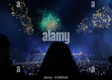 Mexiko-Stadt, Mexiko. September 2025. Feuerwerk zum 215. Jahrestag der Unabhängigkeitserklärung Mexikos auf dem Hauptplatz Zócalo am 15. September 2025 in Mexiko-Stadt. (Foto: Carlos Santiago/Eyepix Group) Credit: Eyepix Group/Alamy Live News Stockfoto