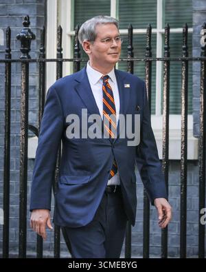London, Großbritannien. September 2025. Scott Bessent, US-Finanzminister, verlässt die 11Downing Street nach Treffen mit Rachel Reeves und US-amerikanischen und britischen Geschäftsführern in Downing Street, London, UK Credit: Imageplotter/Alamy Live News Stockfoto