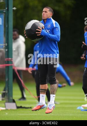 Chelsea's Enzo Fernandez während eines Trainings auf dem Cobham Training Ground, London. Bilddatum: Dienstag, 16. September 2025. Stockfoto