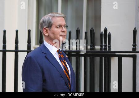 London, Vereinigtes Königreich. September 2025. Scott Bessent, US-Finanzminister, verlässt die Downing Street 11. Quelle: Uwe Deffner/Alamy Live News Stockfoto