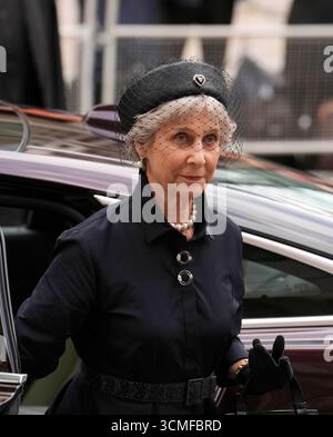 Die Herzogin von Gloucester kommt zum Requiem-Gottesdienst für die Herzogin von Kent in der Westminster Cathedral im Zentrum von London. Bilddatum: Dienstag, 16. September 2025. Dies ist die erste katholische Trauerfeier für ein Mitglied der königlichen Familie in der modernen britischen Geschichte. Katharine, die Ehefrau des Cousins der verstorbenen Königin, des Herzogs von Kent, konvertierte 1994 zum Katholizismus. Stockfoto