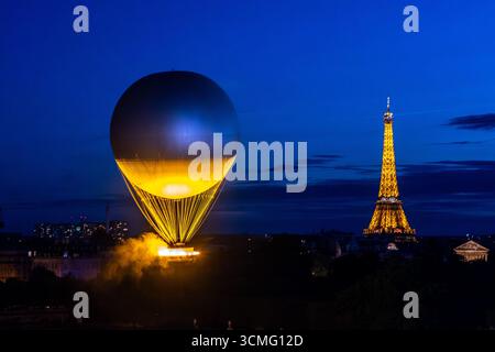 Der Olympische Kessel in Paris oder offiziell der Kessel für die Olympischen und Paralympischen Spiele 2024 in Paris. Paris, Frankreich. Juni 2025. 26/07/2025 - France/Ile-de-France (Region)/Paris - Michael Bunel/Le Pictorium Credit: LE PICTORIUM/Alamy Live News Stockfoto
