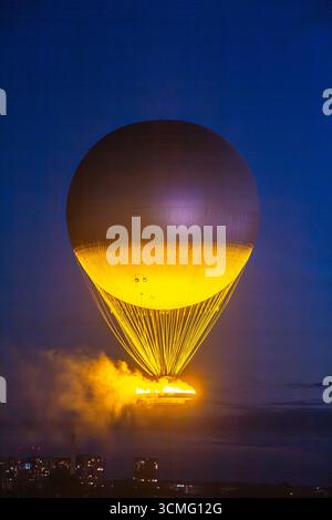 Der Olympische Kessel in Paris oder offiziell der Kessel für die Olympischen und Paralympischen Spiele 2024 in Paris. Paris, Frankreich. Juni 2025. 26/07/2025 - France/Ile-de-France (Region)/Paris - Michael Bunel/Le Pictorium Credit: LE PICTORIUM/Alamy Live News Stockfoto