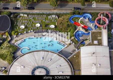 Luftaufnahme, Maximare Erlebnistherme Bad Hamm und Badende im Schwimmbad im Stadtteil Mitte in Hamm, Ruhrgebiet, Nordrhein-Westfalen, Germa Stockfoto