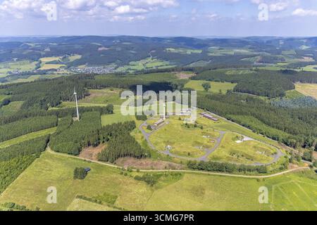 Luftbild, Berg- und Windkraftanlage Buchhagen, ehemaliges Nike Feuerkontrollzentrum, jetzt Trainingsbereich der Bezirkspolizei Olpe, Fretter, Stockfoto