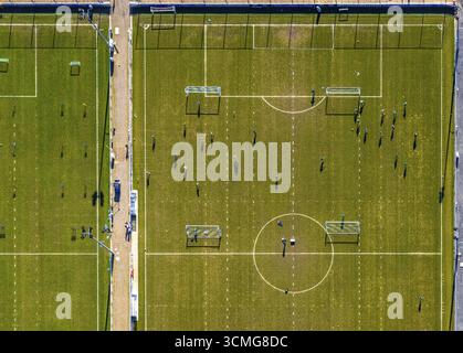 Aus der Vogelperspektive, Fußballspieler und Trainingsgelände in der Schalke Veltins-Arena, Berger Feld, Erle, Gelsenkirchen, Ruhrgebiet, Nordrhein-Westfalen, Stockfoto