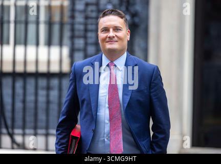 London, Großbritannien. September 2025. Wes Streeting, Gesundheitsminister, verlässt Nummer 10 nach der letzten Kabinettssitzung vor der Konferenzpause. Quelle: Karl Black/Alamy Live News Stockfoto