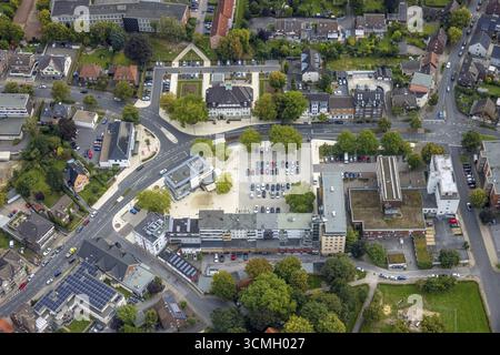 Luftansicht, Rathaus Heessen an der Amtsstraße und Umgestaltung des Heessener Marktes im Landkreis Heessen in Hamm, Ruhrgebiet, Nordrhein-We Stockfoto