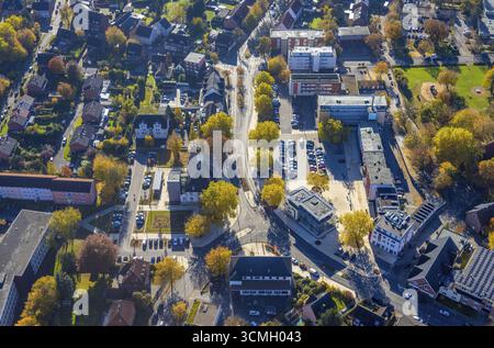 Luftansicht, Rathaus von Heessen an der Amtsstraße und Neugestaltung des Heessener Marktes im Landkreis Heessen in Hamm, Ruhrgebiet, Nordrhein-Westfalen Stockfoto
