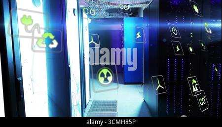 Leuchtende zentrale Server-Rack-Einheit, die im Gang des Rechenzentrums summt, mit Symbolen für schwimmende erneuerbare Energien Stockfoto